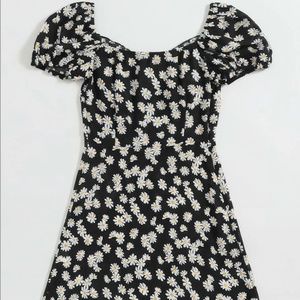 Black and White Daisy Print Milkmaid Peasant Mini Dress |  Plus Size XL  0XL